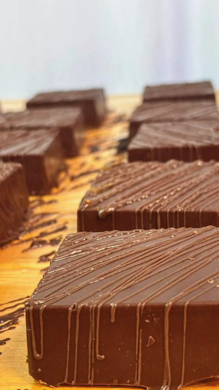 Pães de mel cobertos de chocolate